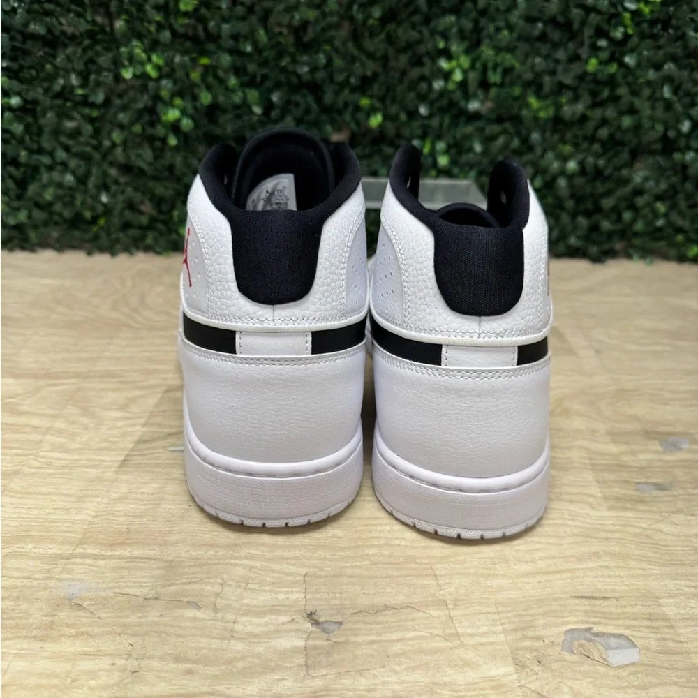 Jordan Access White Black University Red - M12